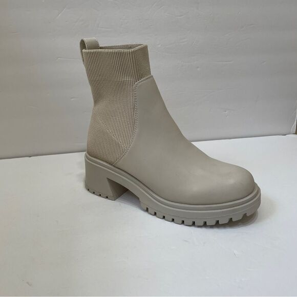 NEW WITHOUT TAGS STEVE MADDEN HOLLEY PLATFORM BOOTS IN BONE….RIGHT BOOT ONLY‎ - Picture 1 of 6